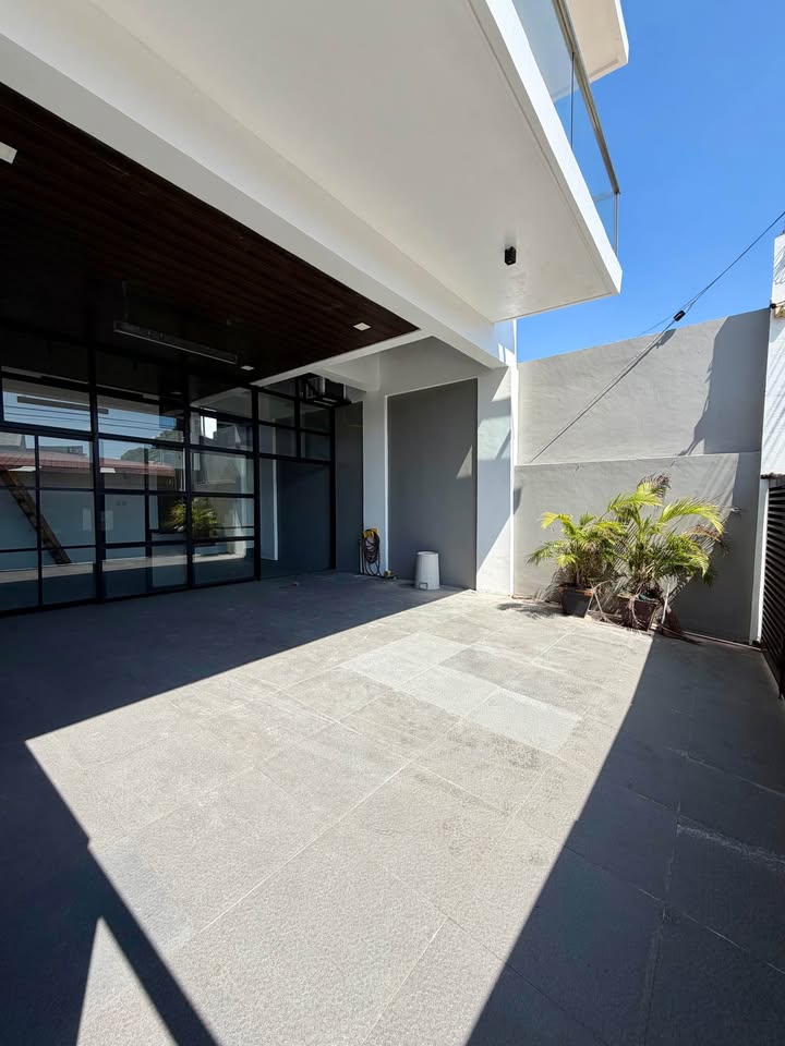 Corner House and Lot for Sale in BF homes Parañaque City