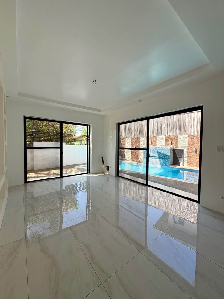 Corner House and Lot for Sale in BF homes Parañaque City