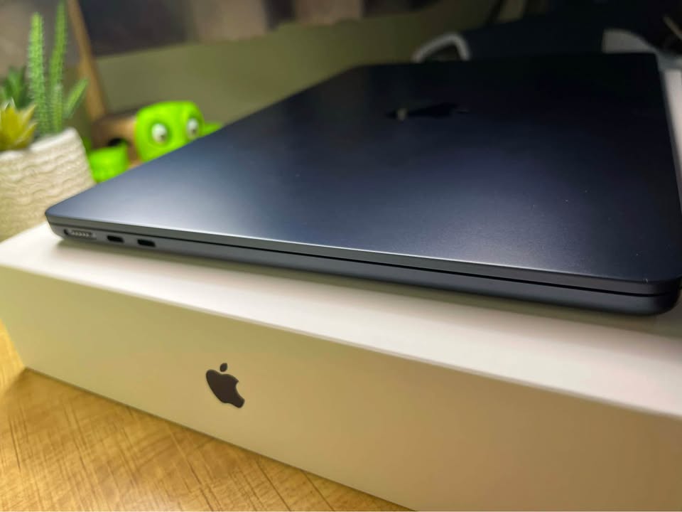 Macbook Air M2 Midnight 16GB/256GB